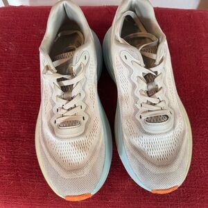 ‘Avia’ gray and light blue sneakers with orange detail